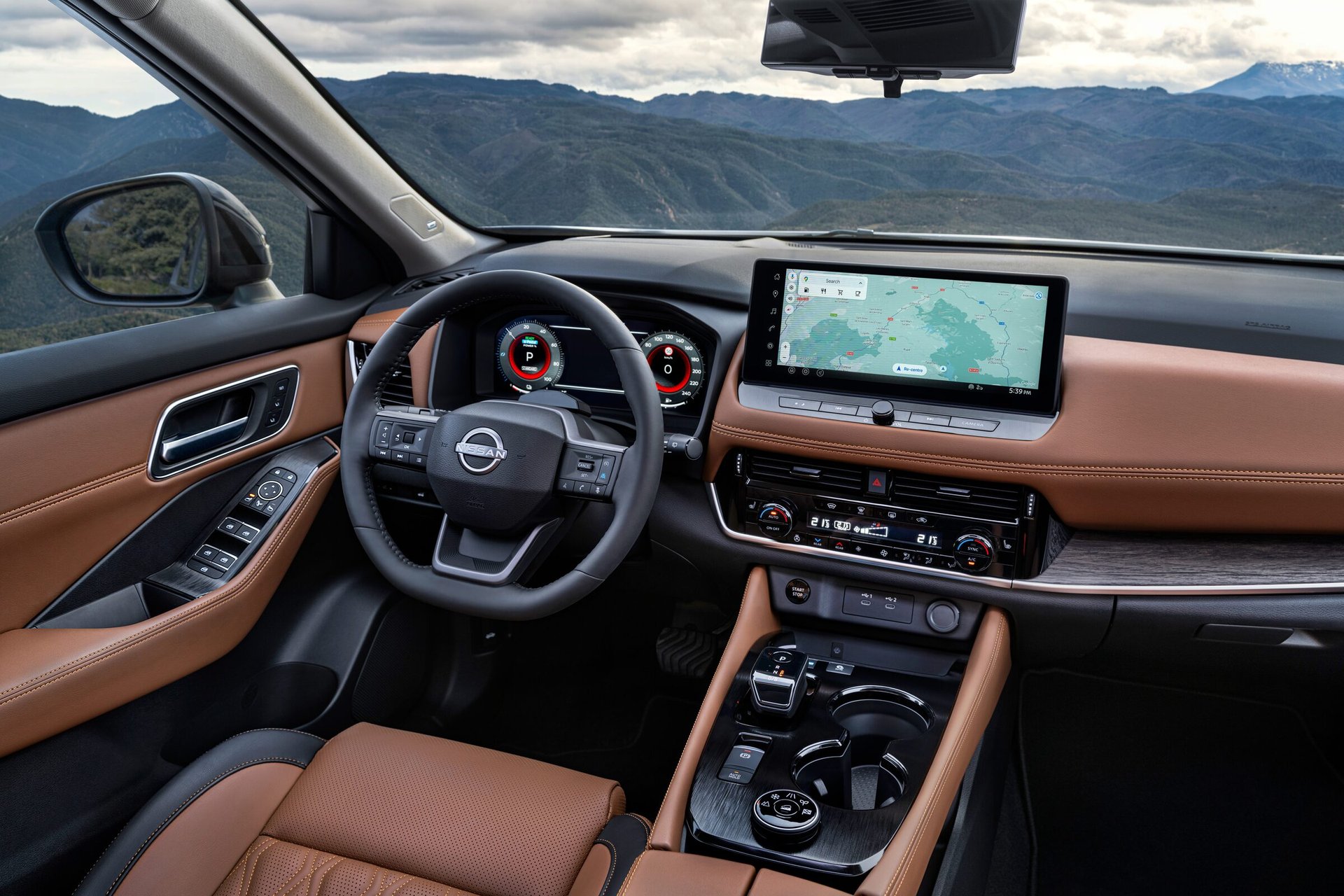 Nissan X-Trail - Enterijer 2